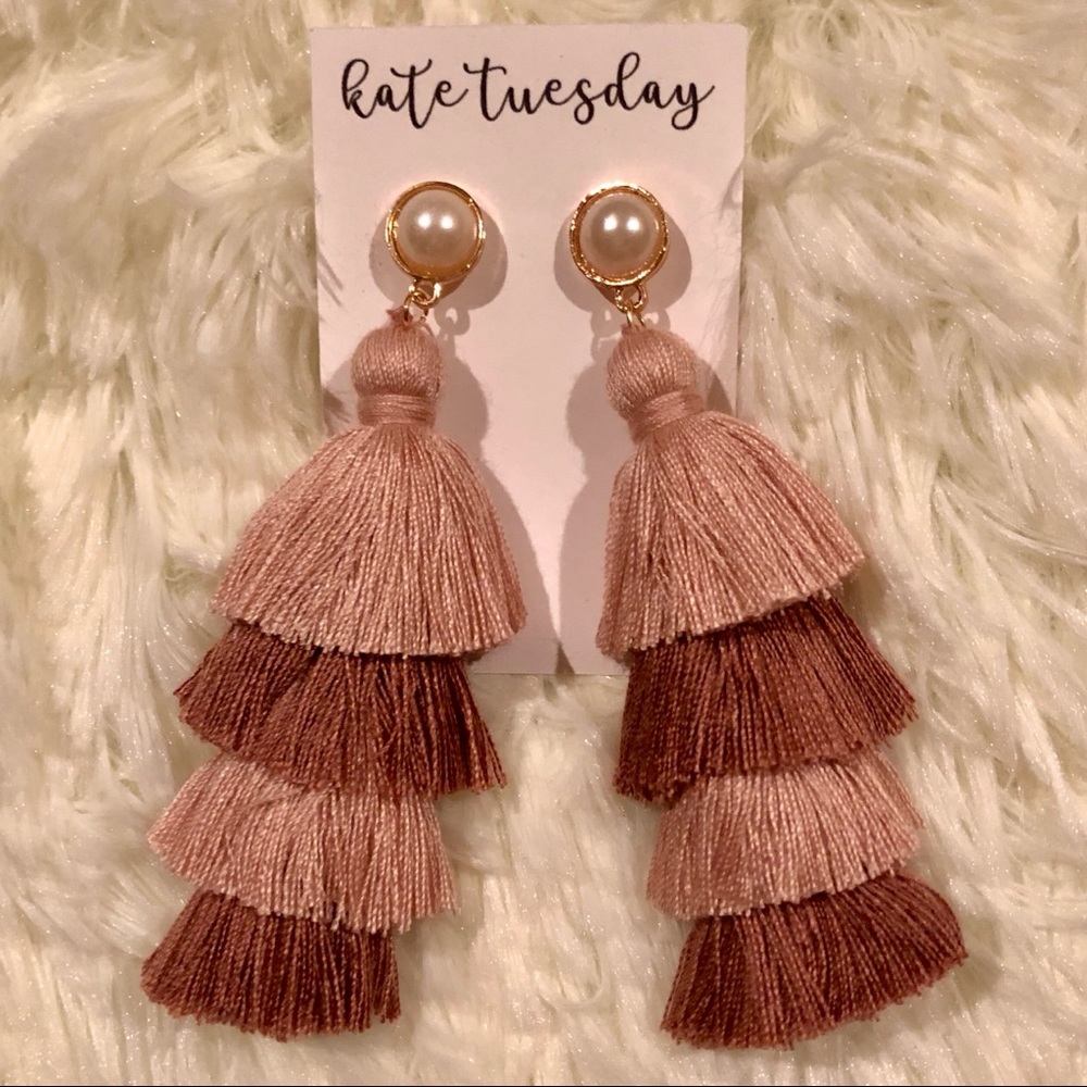DUSKY PINK LAYERED OMBRÉ TASSEL—PEARL STUDDED EARRINGS!! DARLING & NWT!!